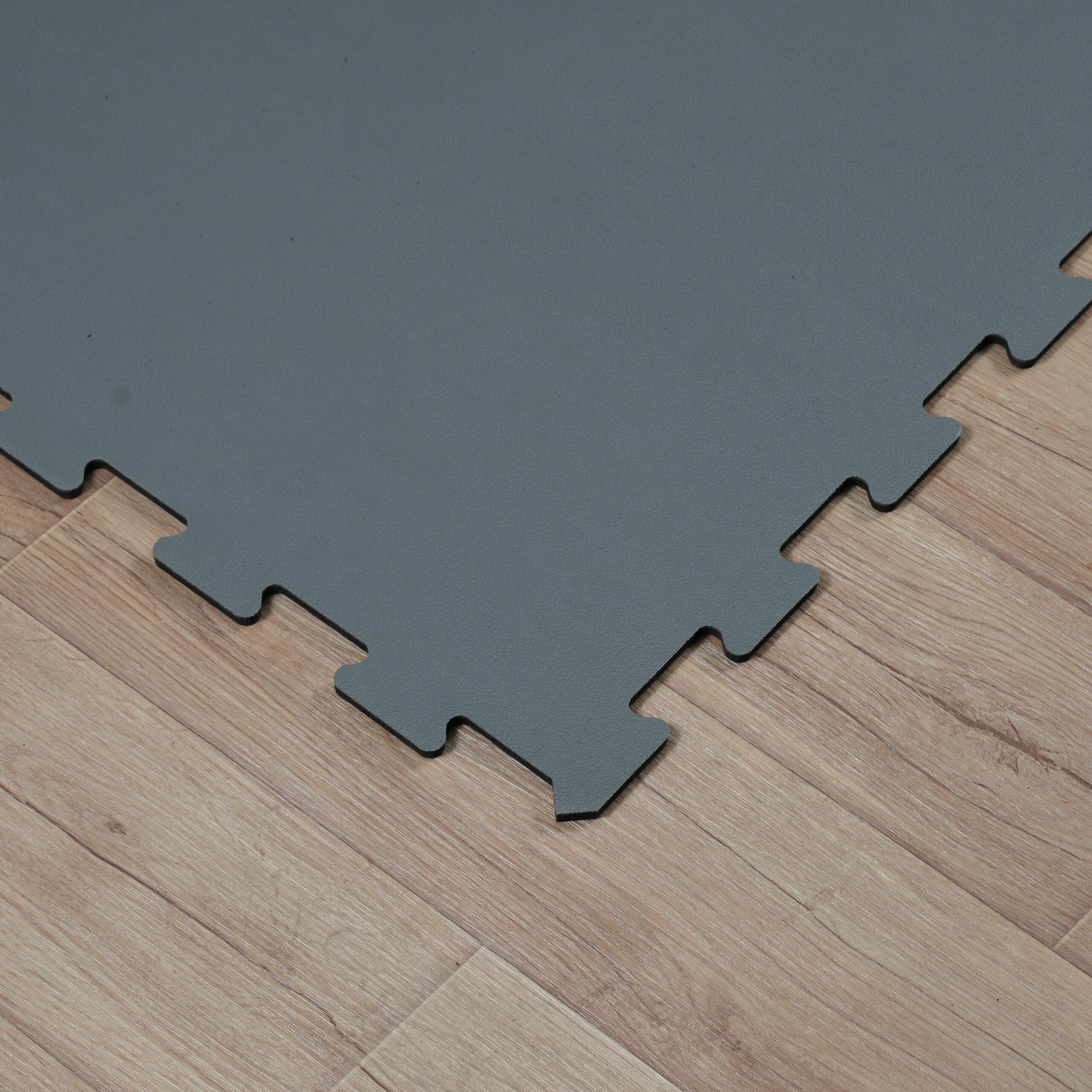 Why Choose Interlocking Gym Flooring for Your Fitness Space?